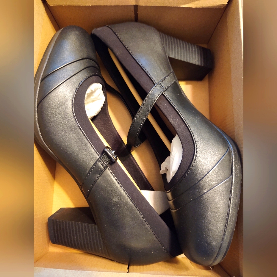 Clarks Brynn Black Size 9.5 Like New